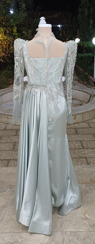 لباس شب با دامن سواره یک طرفه