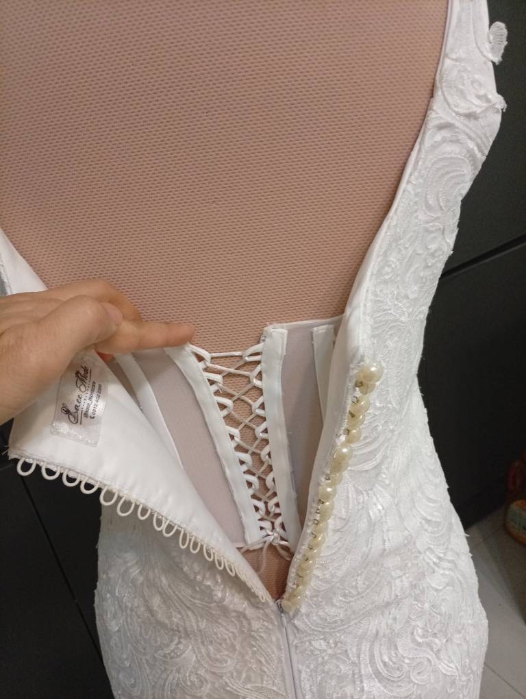 لباس عروس با دانتل ساده