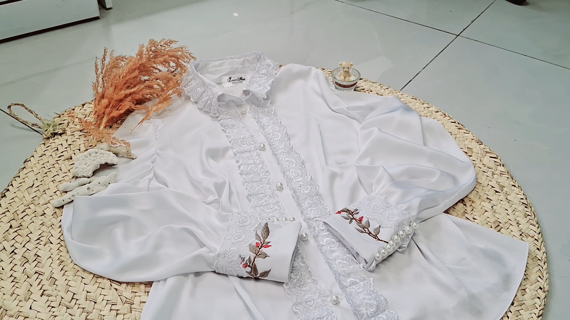 شومیز زنانه  سفید گلدوزی